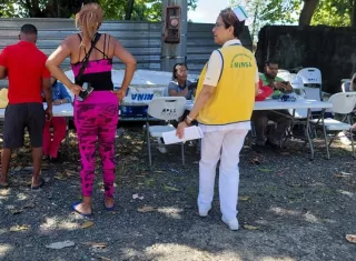 Minsa atiende a afectados por el sismo en Colón y evalúa centros de salud