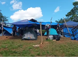 La emergencia sigue golpeando al sur del Pacífico veragüense, donde la ayuda humanitaria resulta fundamental para que estas comunidades puedan levantarse de una de las mayores adversidades que han enfrentado. Foto. Melquíades Vásquez