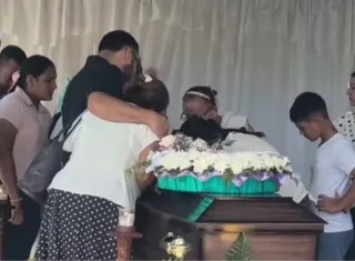 El último adiós a Elena Barría, la primera víctima del terremoto en Panamá 