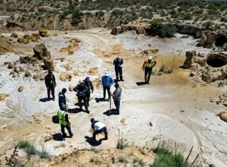 El terremoto provocó el deslave de una de las tinas de oxidación o relave de la antigua mina de Remanse.