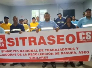 Sindicato de trabajadores de aseo de Colón, preocupados por el futuro de la recolección de la basura en el distrito. Foto: Cortesía