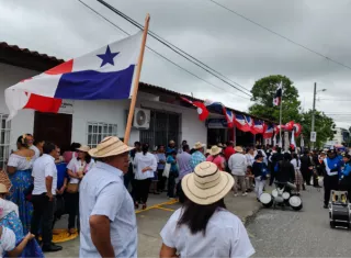Más de 117 familias resultaron afectadas por el sismo en San Carlos. La medida también suspende las dianas en espacios públicos, mientras que en La Chorrera se cancelaron las actividades del 10 de Noviembre.