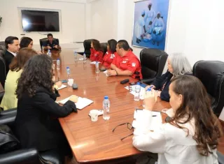 Reunión entre las autoridades y delegados de la Cruz Roja y el Programa Mundial de Alimentos. Foto: Cortesía