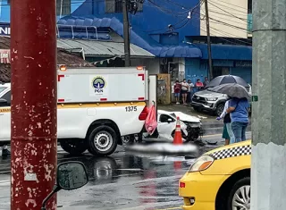 Residentes en este distrito cuestionan la velocidad con la que circulan los vehículos por el centro de Capira.  /  Foto: Eric Montenegro