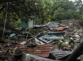 Escombros de una vivienda tras el colapso producido por el terremoto del 9 de octubre en La Troncosa en Tonosí. Foto: EFE