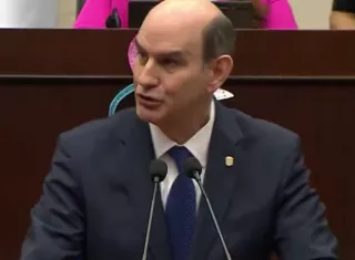 El ministro de Economía y Finanzas hizo entrega del presupuesto. 