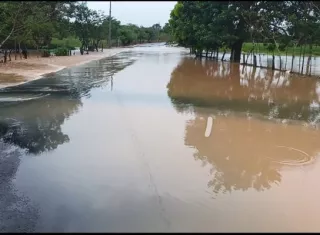 Las lluvias elevan el caudal de ríos en Veraguas. En Quebro, Mariato, el río amenaza con desbordarse y Sinaproc activa protocolos preventivos.