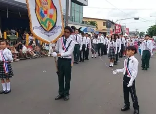 Para hoy está prevista una reunión entre la directora regional de Educación, María Pimentel, y representantes municipales, quienes evaluarán si existen condiciones para realizar las actividades patrias de noviembre.