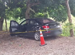 Hallan cadáver en descomposición dentro de un auto en La Chorrera