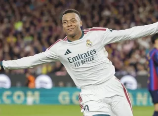 Kylian Mbappé celebra el segundo gol del Real Madrid. Foto: EFE