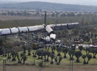 Lo que pudo terminar en tragedia se convirtió en una historia de supervivencia para Nicolás Tribaldos, un panameño de 27 años que logró escapar del choque de dos trenes de alta velocidad en España.