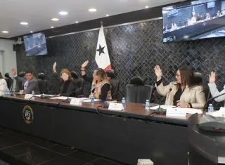 Proponen verificar parentesco de menores que ingresen a hoteles y pensiones