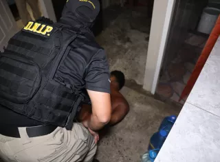 Los indiciados, supuestamente, pertenecen a un grupo delincuencial que cometida una diversidad de delitos.  /  Foto: PN