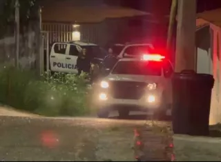  Un hombre fue asesinado a tiros dentro de un taxi en Villa Luisa, Puerto Pilón. La Policía y el Ministerio Público investigan el crimen.