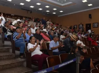 Jubilados tendrán nuevos beneficios y descuentos en Panamá. La Asamblea aprobó el proyecto con 50 votos tras reformular la propuesta original.