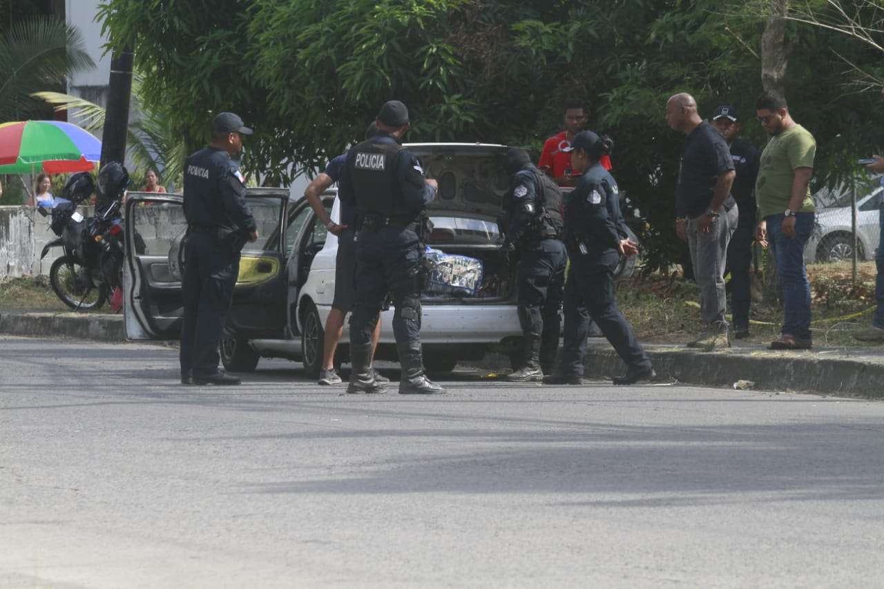 La policía ubicó dos sospechosos relacionados al delito investigado. Foto: Edwrads Santos
