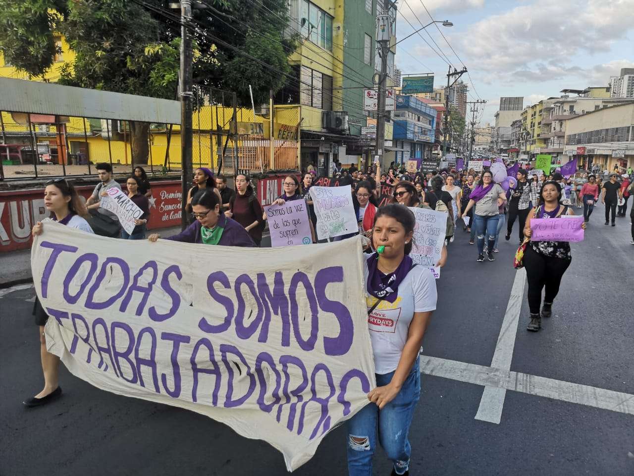 Diversas organizaciones participaron en la marcha: Fotos/Videos: Laura Marín 