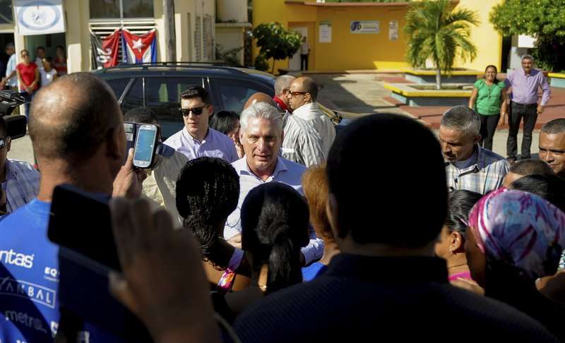 En la imagen el presidente de Cuba, Miguel Díaz-Canel, en el centro. AP