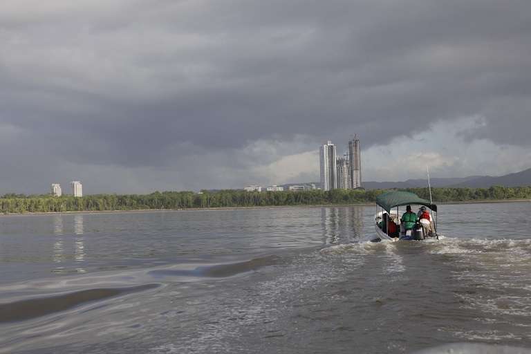 Autoridades realizaron una inspección marina y terrestre por las costas de Panamá Viejo.