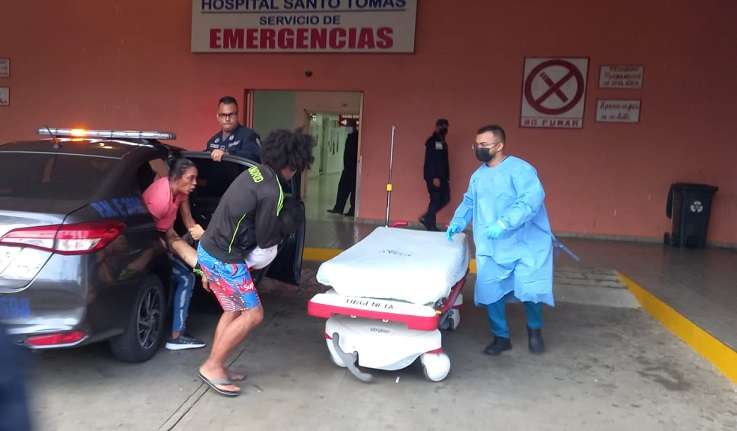 La víctima llegó muerta al hospital Santo Tomás. Foto:  Alexander Santamaría