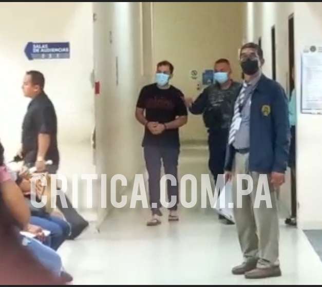 Llegada de Miguel Ángel Álzate González para enfrentar hoy, viernes, audiencia de garantías.  (Foto-Video: Landro Ortíz)