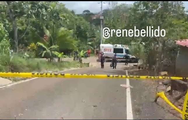 Escena del nuevo homicidio en Colón.    Foto-Cortesía: René Bellido.