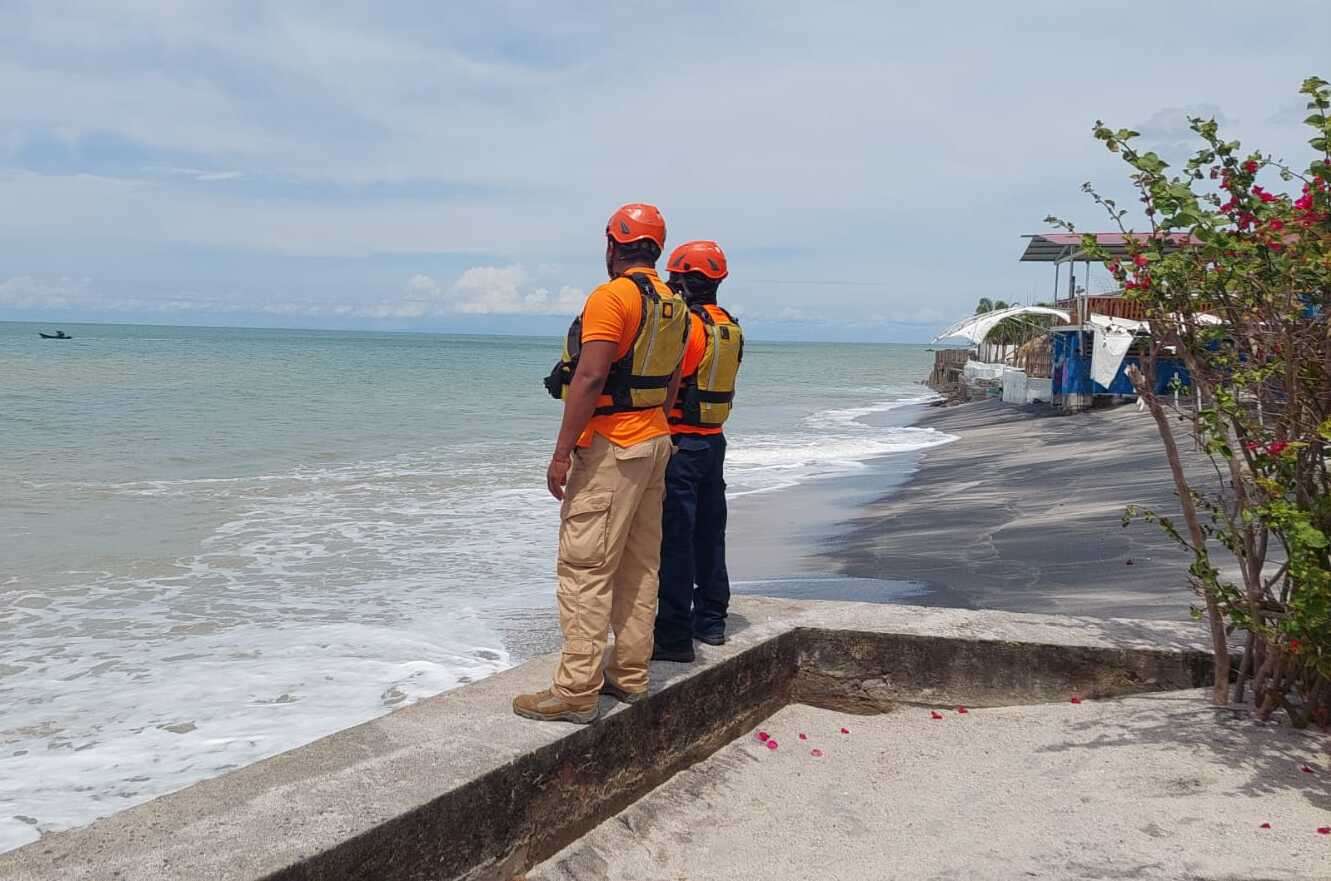 Personal de Sinaproc mantiene vigilancia en zonas costeras de la provincia.