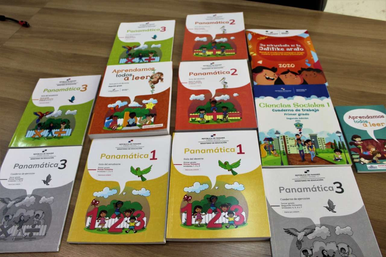 Textos escolares distribuidos y entregados por Meduca. (Foto: Redes Sociales)