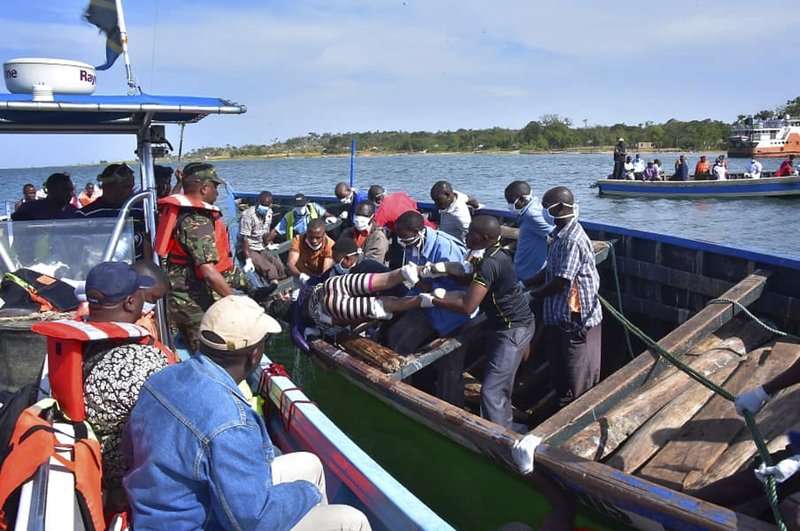 El número de muertos aumentó por encima de 100 después de que el ferry de pasajeros MV Nyerere zozobrara en el lago Victoria. AP