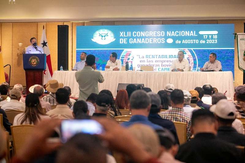El presidente Laurentino Cortizo , participó de la inauguración del XLII Congreso Nacional de Ganaderos.