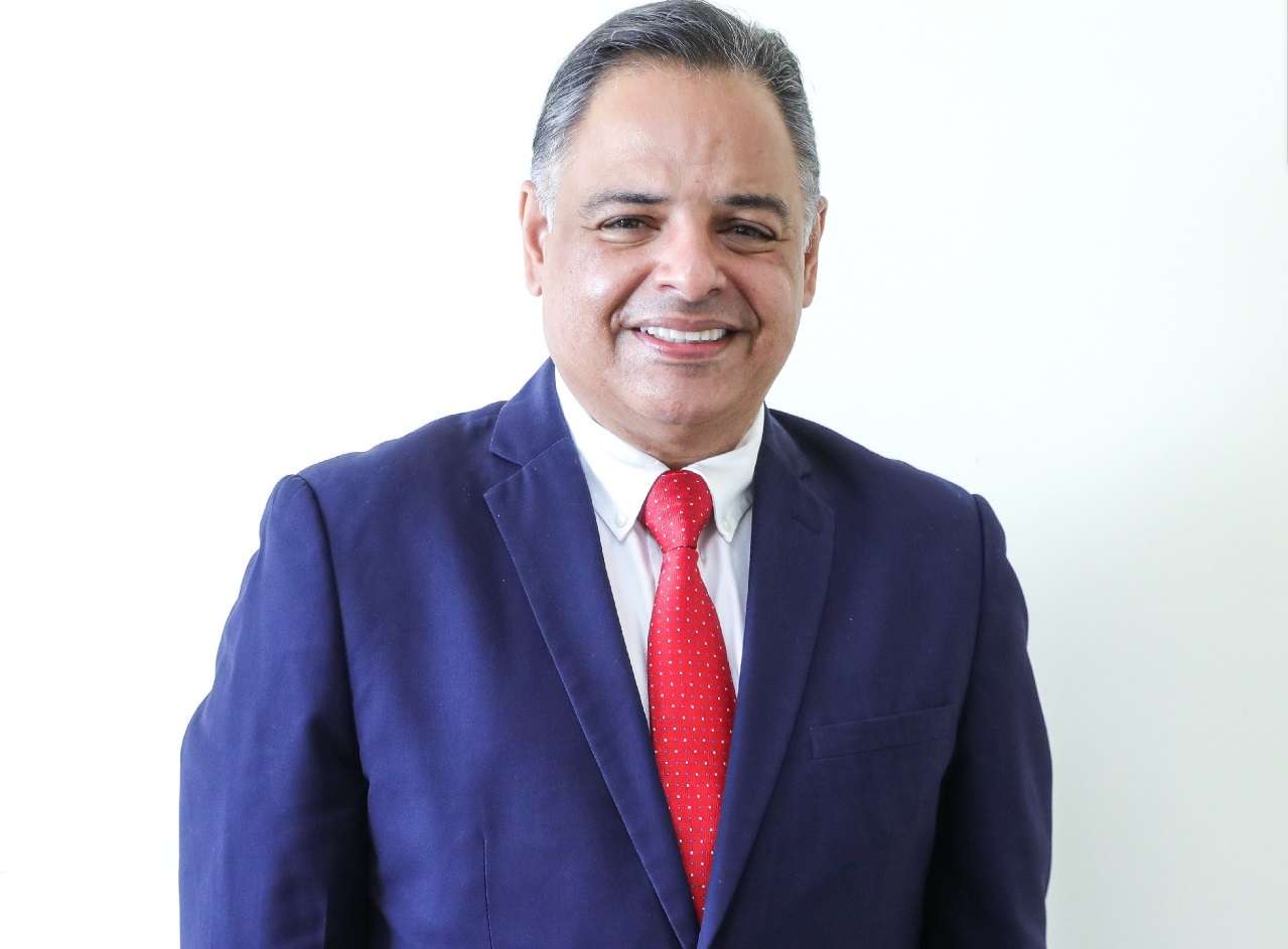 Licenciado Virgilio Sousa Valdés como nuevo director general del Inadeh.