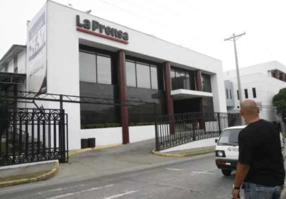 Gremios periodísticos chifean acusaciones contra diario La Prensa