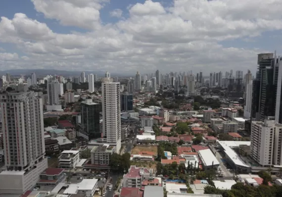 Sector marítimo se reunirá en Panamá para discutir rutas ante conflictos en Ormuz