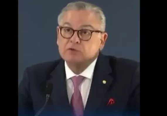 Contralor fiscalizará fondos de Teletón; pide unión por damnificados
