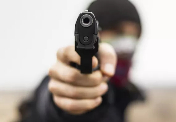 Sicario asesina a joven de un tiro en la cara en Curundú