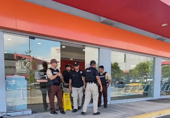 Guardia y asaltante heridos tras intento de robo en plaza chorrerana