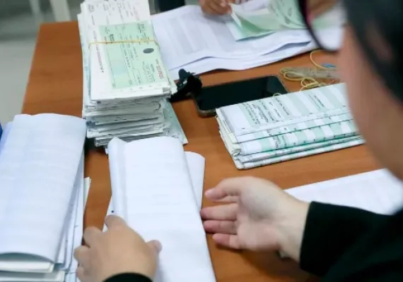 IFARHU eliminará los cheques: PASE-U se pagará con tarjeta clave
