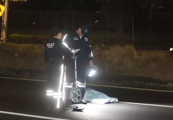 Víctima proyectada 20 metros en fatal atropello frente a Los Pueblos