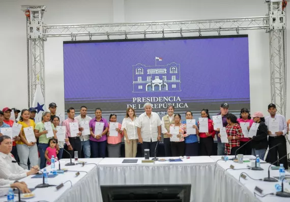 Mulino tira la casa por la ventana en Coclé: más de B/.558 millones en obras