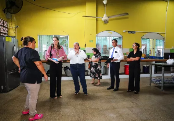 Ministra y Unicef le caen al albergue de Tocumen 