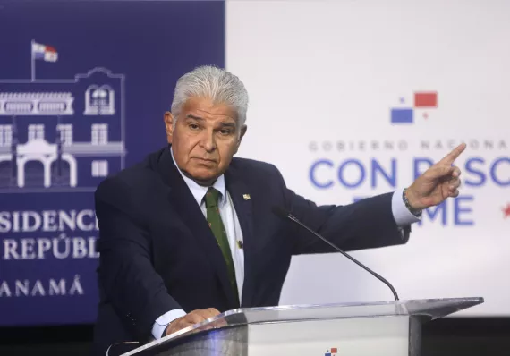 Mulino ordena excluir a empresas europeas de licitaciones públicas