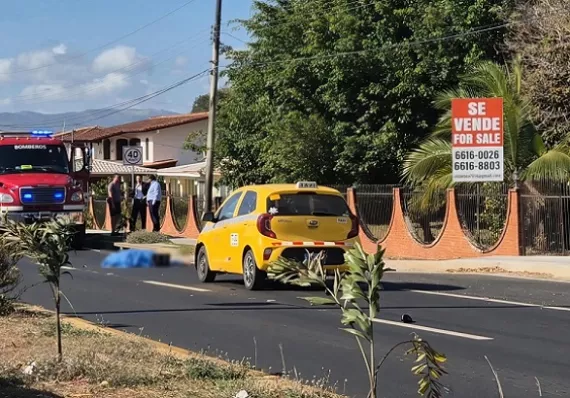 Atropellan y matan a reconocida estilista en doble vía de acceso a Las Tablas