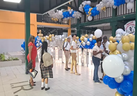 Colón arranca año escolar con 198 centros operativos y 61 mil estudiantes