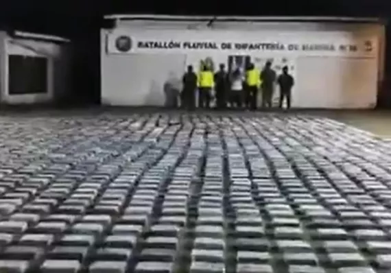Golpe al narco cerca de Panamá: decomisan 1.9 toneladas de cocaína en Chocó