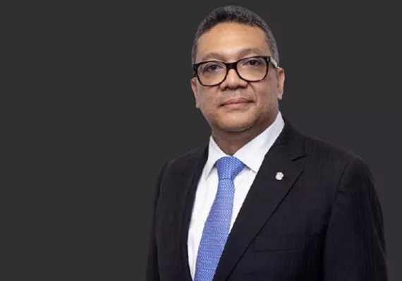 CSS recibe hojas de vida de 5 médicos extranjeros para plazas de especialistas