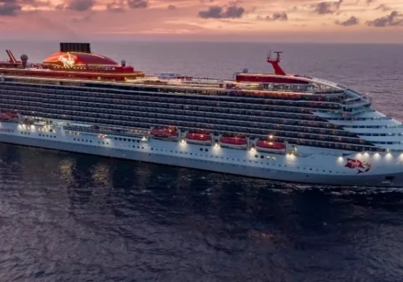 Brilliant Lady cruza el Canal y marca estreno de Virgin Voyages