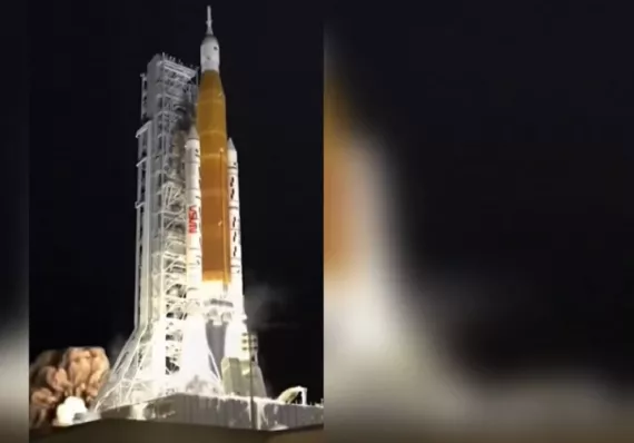 Despega histórica misión Artemis II, que regresará al ser humano a la Luna 