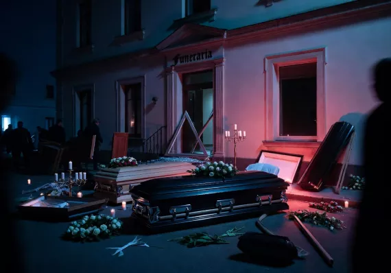 ¡No respetan! Delincuentes roban en funeraria este Sábado de Gloria