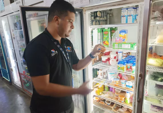 Venden comida vencida como si nada: más de 23 mil irregularidades