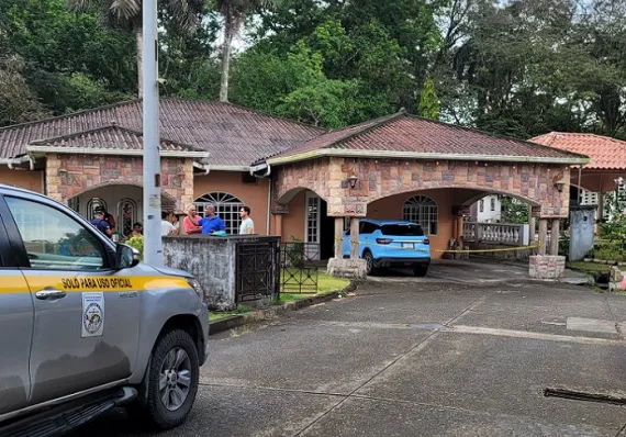 Amordazan y golpean a familia de directora del Mides de Colón durante asalto